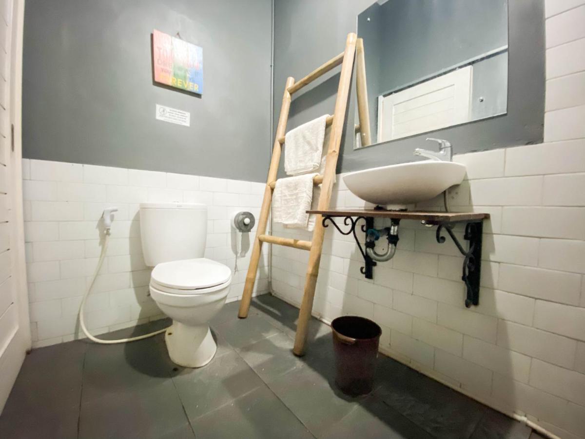 Hinggil Homestay Syariah Malioboro Yogya Mitra Reddoorz Jogjacarta Exterior foto